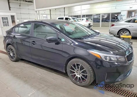 2017 Kia Forte Lx z USA, uszkodzony, nr VIN 3KPFL4A72HE112323
